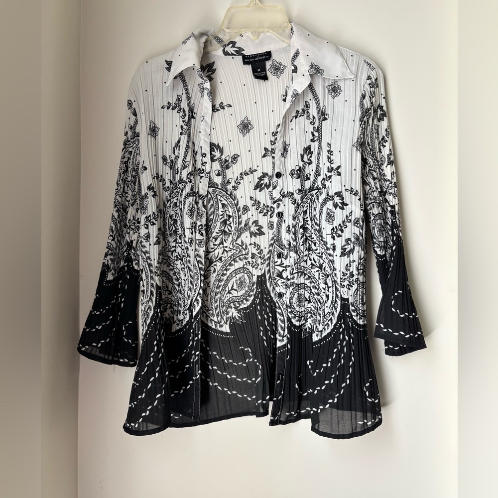 Black and White Graphic Embellished 3/4 Sleeve Blouse